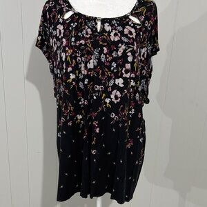 Carmen Marc Valvo Black Floral Keyhole Tunic